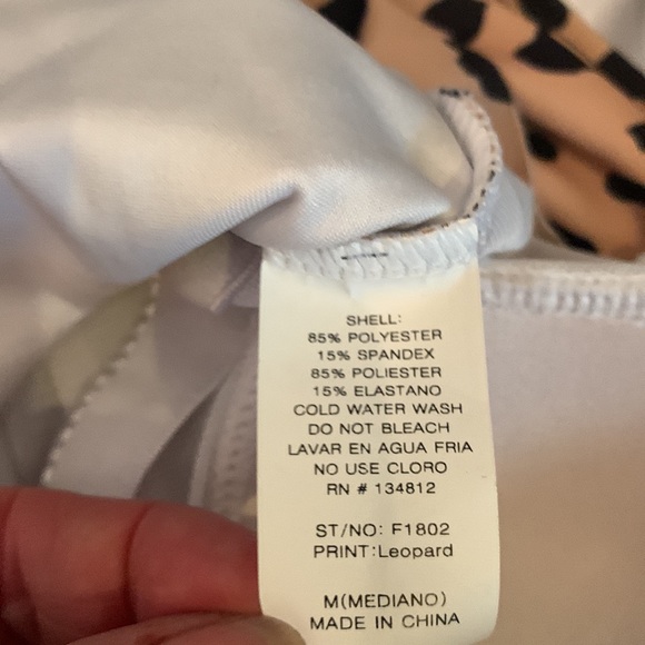 Brand New Never Worn women’s leopard print swimsuit. Size Medium. - Picture 4 of 4